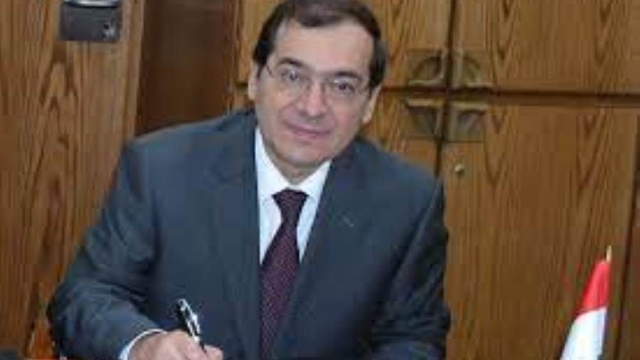 وزير البترول المصري يعتمد أكبر موازنة استثمارية