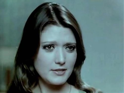 الظهور الأول لـ ناريمان إبنة شمس البارودي من حسن يوسف يصدم الجمهور.. غير محجبة! والمفاجأة في لسبها...شوف دلوقتي صورة