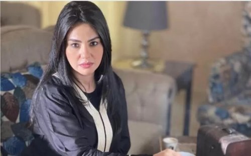 ما فعلته الفنانة دينا فؤاد داخل الحرم المكي وأمام الكعبة صدم الكل