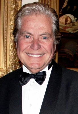 رنا القصيبي تفضح دون خجل أسرار عشرتها مع الفنان حسين فهمي.. لن تتوقع ماقالت !وفاجأت الجميع