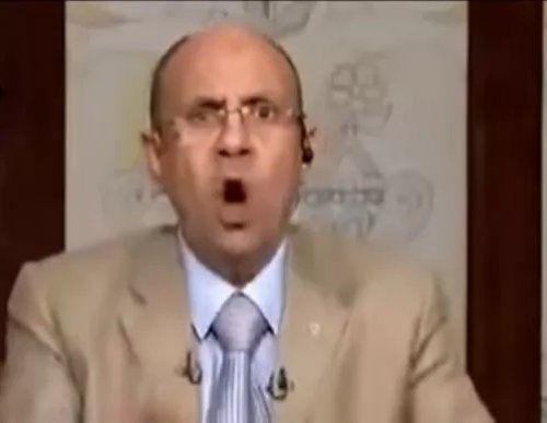 متصل يصرخ على الهواء.. أنا مراتي اتجوزت عليا ومقسمة الأسبوع بينا بسبب الفتوى بتاعتك.. مبروك عطية ينفعل ويخرج عن شعوره ! باقوى العبارات.. شوف دلوقتي