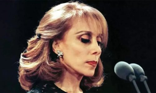 صورة نادرة من حفل زفاف فيروز وعاصي الرحباني قبل أكثر من 70 عاماً.. لن تصدق كيف كان شكلهما!  