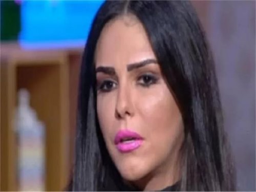 ظهور مفزع للفنانة بوسي برفقة دنيا عبد العزيز .. لن تصدق كيف أصبح شكلها بعد غدر الزمن تحولت لزومبي