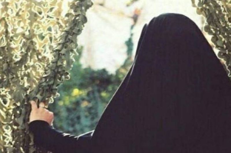 قصة حدثة في السعودية.. امرأة تزوجت من ابن عمها عقب طلاقها بأيام وأنجبت ولدًا وعند بلوغه 40 عامًا كانت الصدمة!.. شاهد القصة كاملة (فيديو)