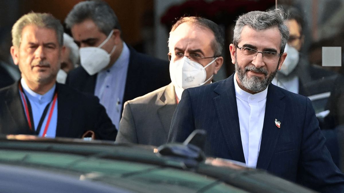 كبير مفاوضي إيران يتوجه إلى قطر لاستئناف المحادثات النووية