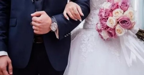 سعودي يزوج ابنته الحسناء لرجلين في وقت واحد.. وفي ليلة الدخلة حدث مالم يكن في الحسبان !!