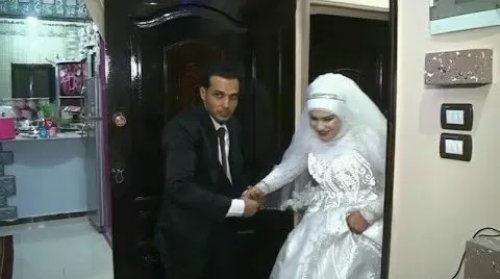 عروسة سورية حسناء تتزوج من 2 أشقاء زواج شرعي .. وما حدث في ليلة الدخلة لايتخيله عاقل