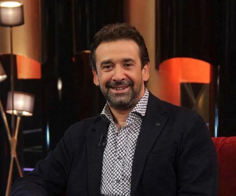 ما تغركش الأفلام.. خناقات كريم عبد العزيز مع أخته ياسمين بسبب ملابسها (أنا رجل شرقي وغيور) ماحصل صلدم