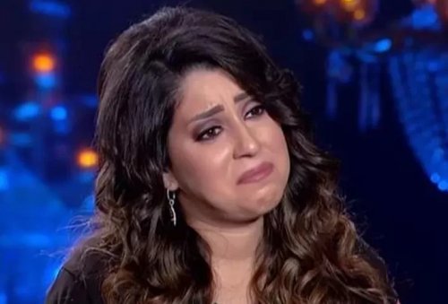 (ازاي تسيبي بنتك تعبانة عشان الشغل والفلوس).. الاعلامية المصرية بسمة وهبة تحرج ايتن عامر على الهواء والمفاجأة في رد الفنانة؟!