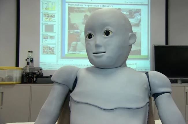 من "الطفل الزاحف" حتى "سيمرويد".. هذه أكثر "الروبوتات" غرابة على مر السنين