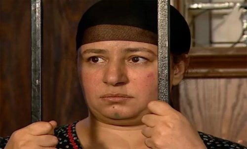 ليه رفضتي دور زوجة نور الشريف الثانية في المسلسل الشهير (الحاج متولي) ؟ رد غير متوقع من عبلة كامل!