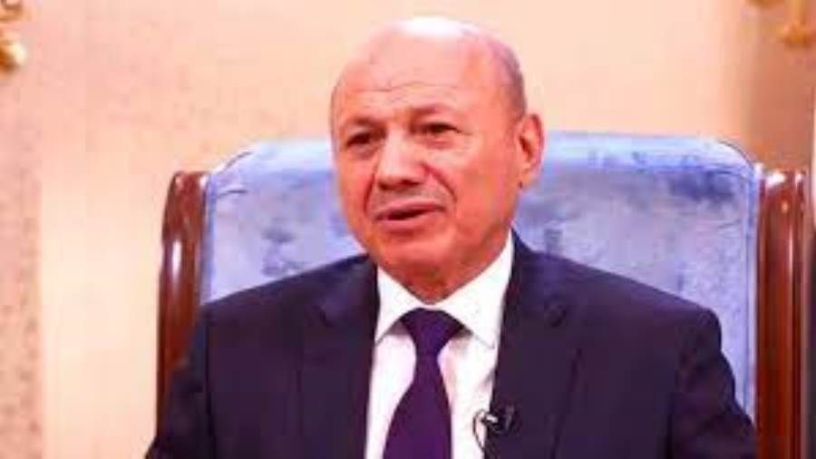 رئيس مجلس القيادة يعزي في وفاة الوزير الاسبق احمد سالم القاضي