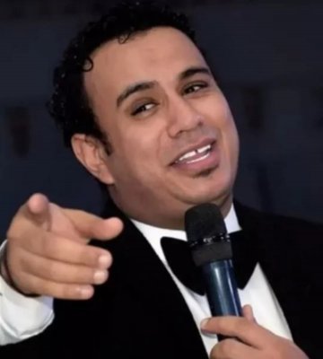 لن تتخيلوا ماذا فعل الفنان الشعبي محمود الليثي فور وصوله مكة لاداء مناسك الحج وامام اعين جميع الحجاج !!