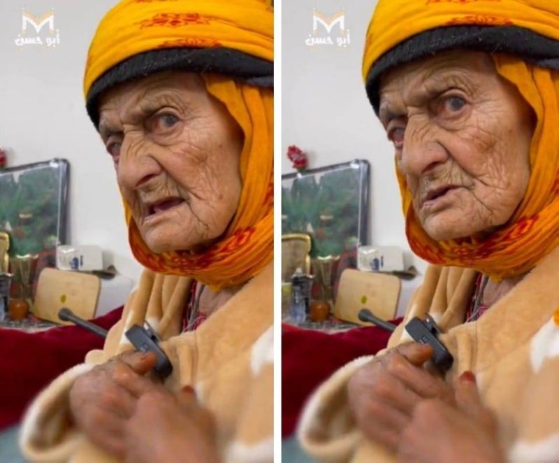 فيديو لمسنة سعودية في عسير يثير تفاعلاً واسعاً بسبب ما قالته عن ابنها المتوفى قبل 30 عاماً (شاهد)