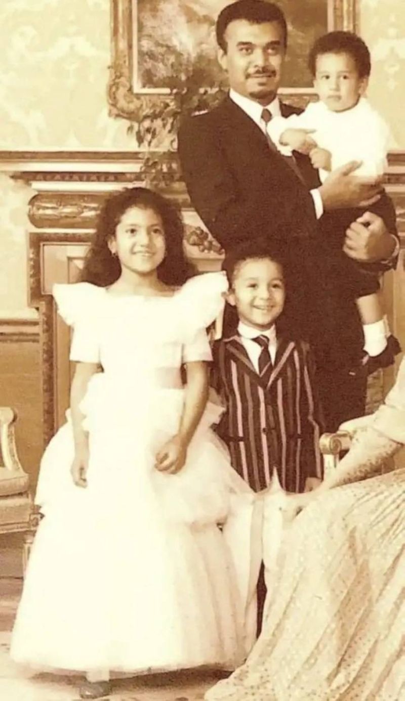 صورة نادرة للأميرة السعودية "ريما بنت بندر" في عمر 8 سنوات.. والكشف عن مناسبتها وتاريخ التقاطها (شاهد)