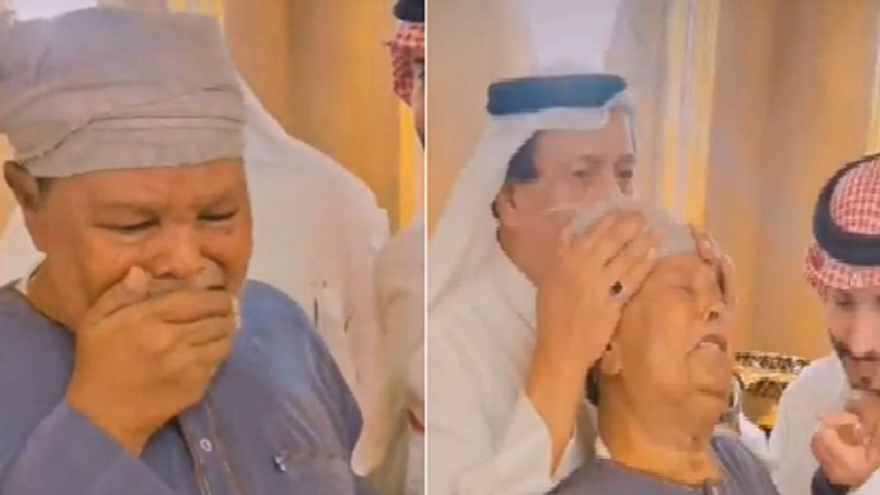 بالفيديو: مشهد مؤثر لعائلة سعودية تودع وافداً مصرياً أمضى معها 40 عاماً في مكة المكرمة