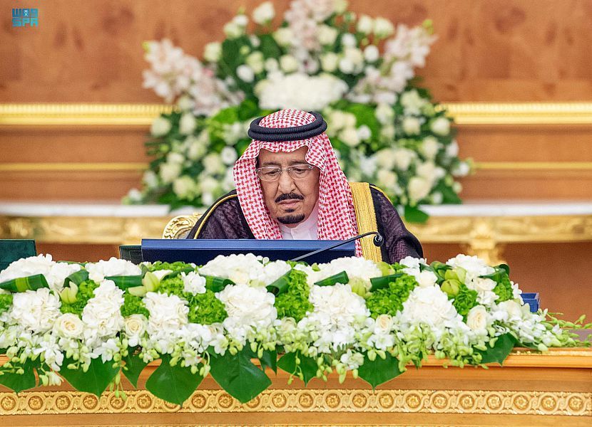 السعودية: مجلس الوزراء يعقد جلسته برئاسة خادم الحرمين ويتخذ عدداً من القرارات (فيديو+صور)
