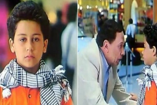 مفاجأة غير متوقعة : مازلتم تتذكرون طفل فيلم (السفارة في العمارة) لن تتوقع كيف أصبح شكله في غاية الوسامة الان ومفاجأة صادمه في مهنته الحالية ووالده فنان كبيرة..شوف دلوقتي