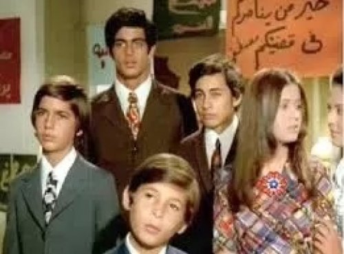 فاكرين. مصطفى ابن فاتن حمامة الأكبر في امبراطورية ميم.. لن تصدقوا من يكون وكيف أصبح شكله بعد ما كبر.. والمفاجأة بشقيقه النجم الشاب الذي فر هاربا من السسيي!!