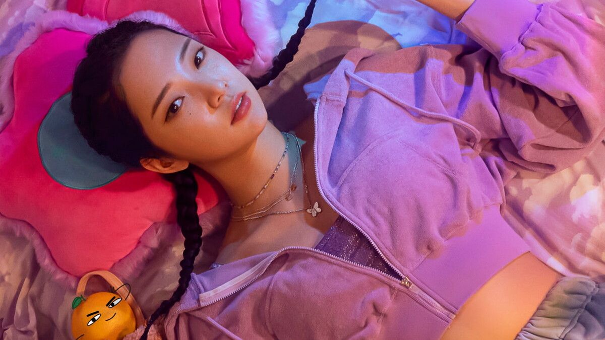 تغني وترقص.. ما قصة "المرأة الرقمية" التي تشبه الإنسان؟