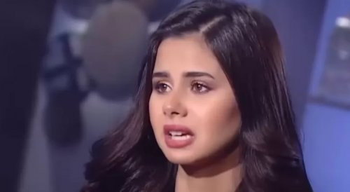 كأنها فلقة قمر أول ظهور علني لوالدة منة عرفة (المحجبة) التي وجه لها محمود المهدي تهمة خطيرة تسببت في طلاق ابنتها منه!!