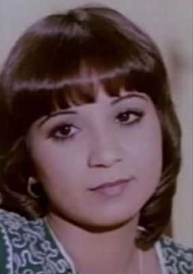 ملامحها توضح كيف جرى عليها الزمن،، أصبحت مثل الشبح ؟ظهور مفزع لنجمة الثمانينات مي عبدالنبي والجمهور مصدوم - صورة