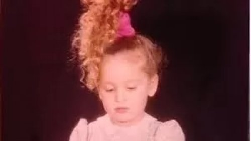 للأذكياء فقط اللاماحين هذه الطفلة الموهوبة أصبحت نجمة مشهورة بجمالها الفتان عرفت بجراءتها وتنحدر من اسرة فنية عريقة.. من تكون... شوف دلوقتي