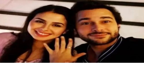 مذيعة شهيرة تفضح ما فعله محمود المهدي بعد أيام من طلاقه من الفنانة منة عرفة!! هذا ما طلبه منها في الرسائل الخاصة!!