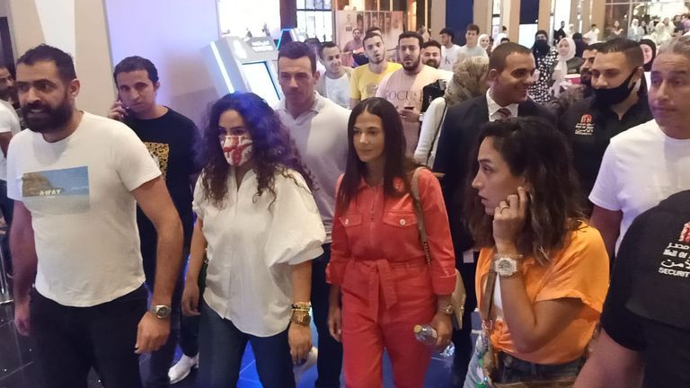 برسالة لوالديها.. دنيا سمير غانم تحتفي بـ "تسليم أهالي"