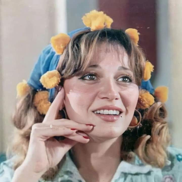 مديحة كامل.. بالابتسامة خطفت القلوب ثم ماتت على سجادة الصلاة