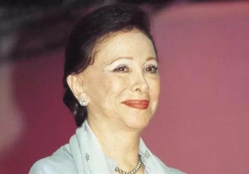 عادات صادمة لنجوم الزمن الجميل في استقبال ضيفوهم.. طريقة الفنانة فاتن حمامة وسامية جمال ستصدمك جدا