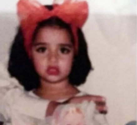 سعر فستان زفافها بلغ رقم فلكي.. هذه الطفلة حصلت على جائزة أفضل صوت نسائي وأصبحت اليوم من أشهر الفنانات