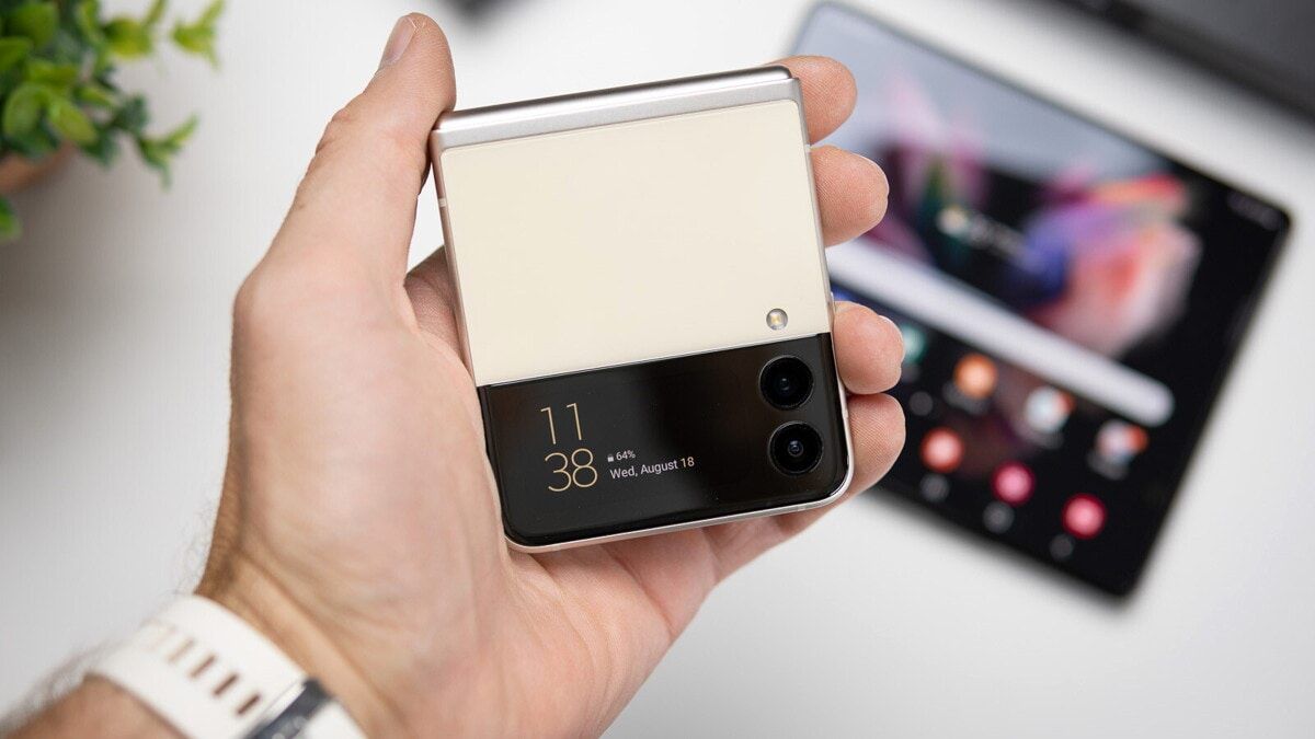 بعد إطلاقه رسميا.. تعرف على مواصفات "Samsung Galaxy Z Flip 4"