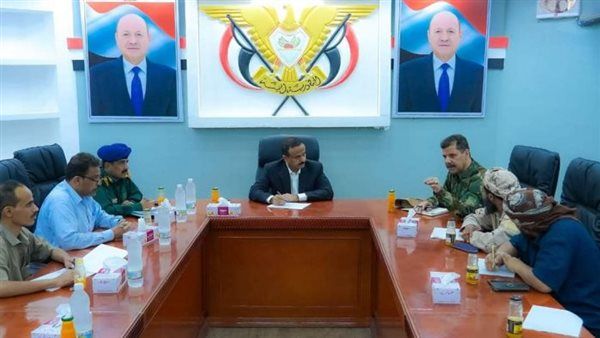 محافظ شبوة يحذر من استغلال الإخوان لشركات النفط وتهديد عتق