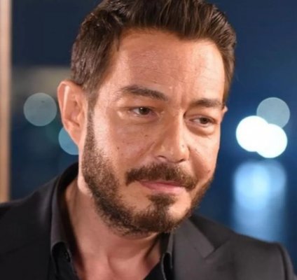 ليس عادل إمام ولا محمد رمضان.. سألوا أحمد زاهر من هو الممثل نمبر وان فصدم الجميع بالإجابة!