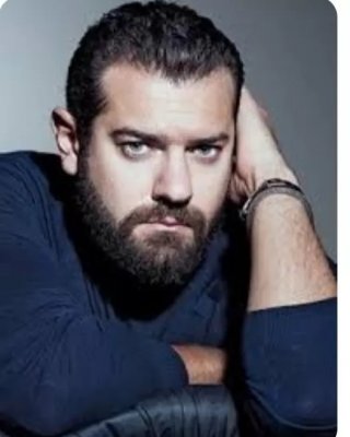 مهنة النجم عمرو يوسف قبل الشهرة ستصدمك والمفاجأة في سبب انفصاله عن مي نور الشريف! حقيقة صادمة