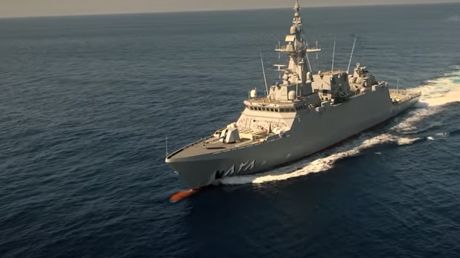 مفاجأة بشأن هويتها.. وصول سفينة قبل قليل الى السعودية وهذا ماتحمله !؟ شاهد