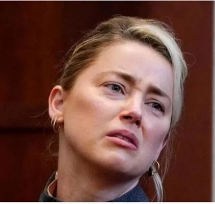 أجمل من أمبر هيرد مليون مرة .. هذه الفنانة مشهورة برائحتها الكريهة ولا تستطيع الجلوس معاها أكثر من دقيقة واحدة!!