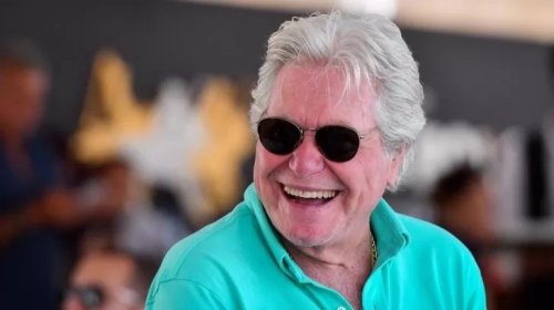 مين من الممثلات كنت بتحبها بس مكنش ينفع؟! النجم حسين فهمي يجيب دون تردد.. لن تتوقع من هي!!