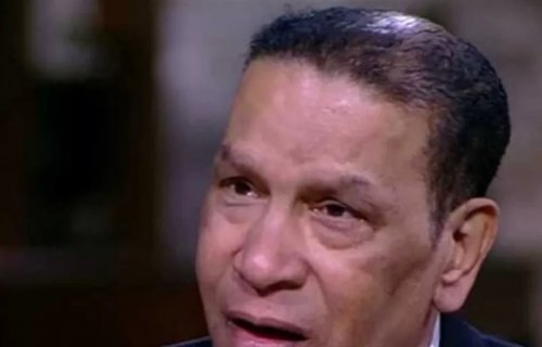 كثيرون لا يعلمون أن هذا الممثل الوسيم هو ابن الفنان محمد شرف!.. طلع أوسم من أحمد عز بكثير