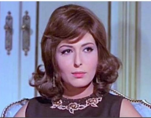 ما كنتش قادرة.. حكاية نجمة شهيرة إحتاجت حمام وسط المسرحية وما فعلته صدم محمد صبحي ومحمود القلعاوي ووضعتهم في ورطة كبيرة ! فمن تكون