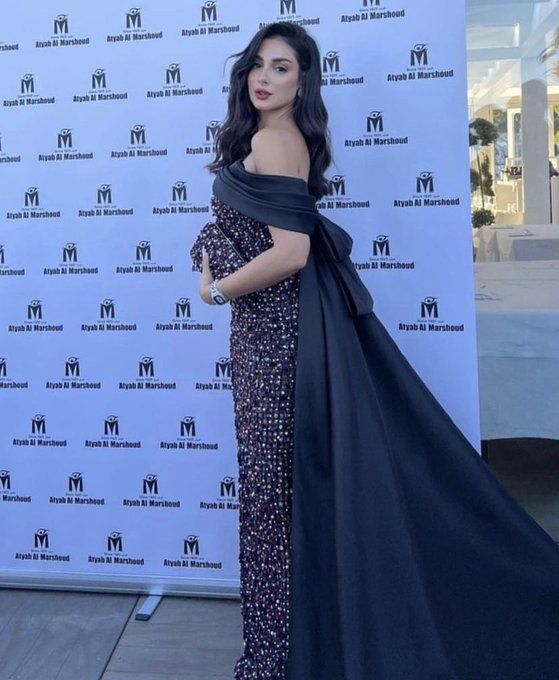 شاهد: خبيرة التجميل السعودية زينب العلوان تخطف الأنظار بإطلالتها في مهرجان فينيسيا