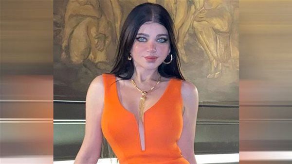 ياسمين الخطيب في إطلالة مثيرة على نهر النيل (صور)