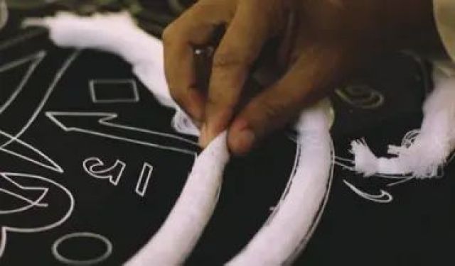 الكشف عن كمية القطن المستخدمة في كسوة الكعبة المشرفة وكيفية استعمالها.. لن تصدق!