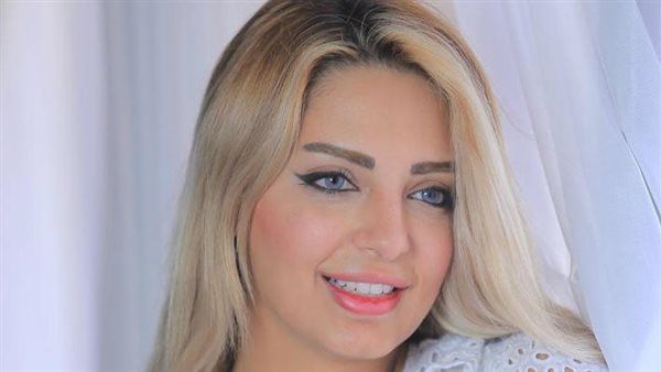 مي حلمي تهاجم ياسمين الخطيب: "واحدة منفسنة مش أكتر"