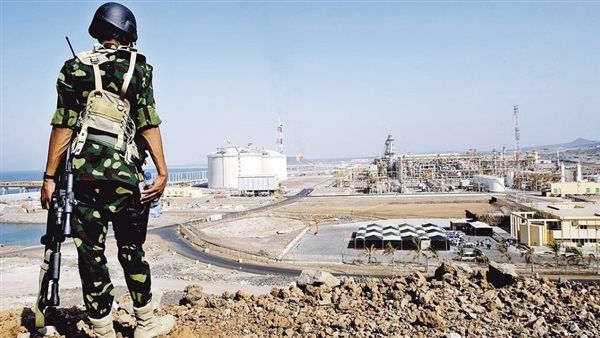 "فشل بائس".. إدانة أمريكية بريطانية فرنسية لهجوم الحوثي على ميناء قنا