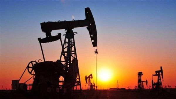 النفط يهبط لأدنى مستوى له في 2022.. ماذا حدث؟