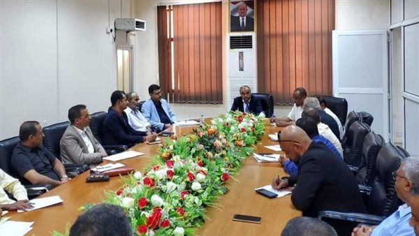 وزير المالية يوجه باغلاق الحسابات الحكومية خارج البنك المركزي