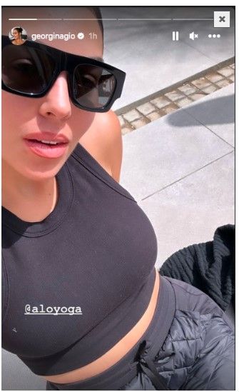 جورجينا تلفت الأنظار بإطلالة فاتنة من السعودية وهي تستمتع بأشعة الشمس الدافئة (صور)