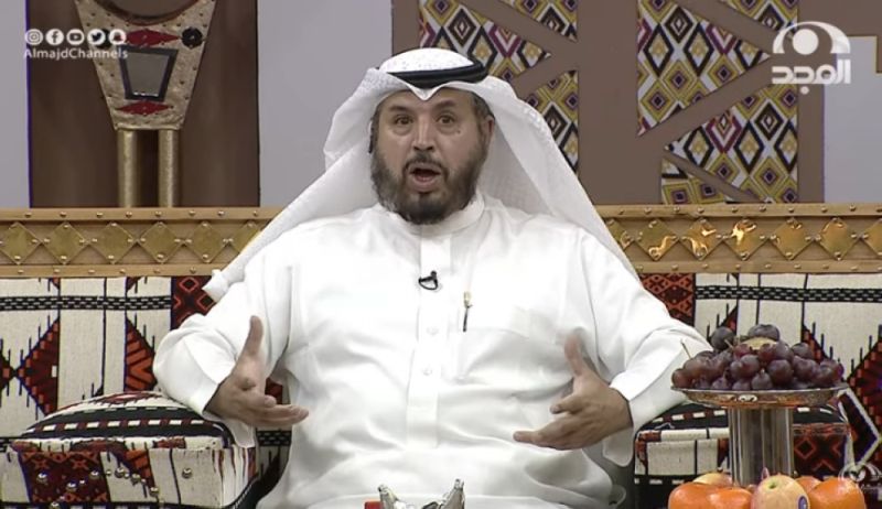 إمام مسجد سعودي تفاجأ بالمصلين ينظرون إليه ويضحكون بعدما اعتلى المنبر.. والسبب مفاجأة!(فيديو)